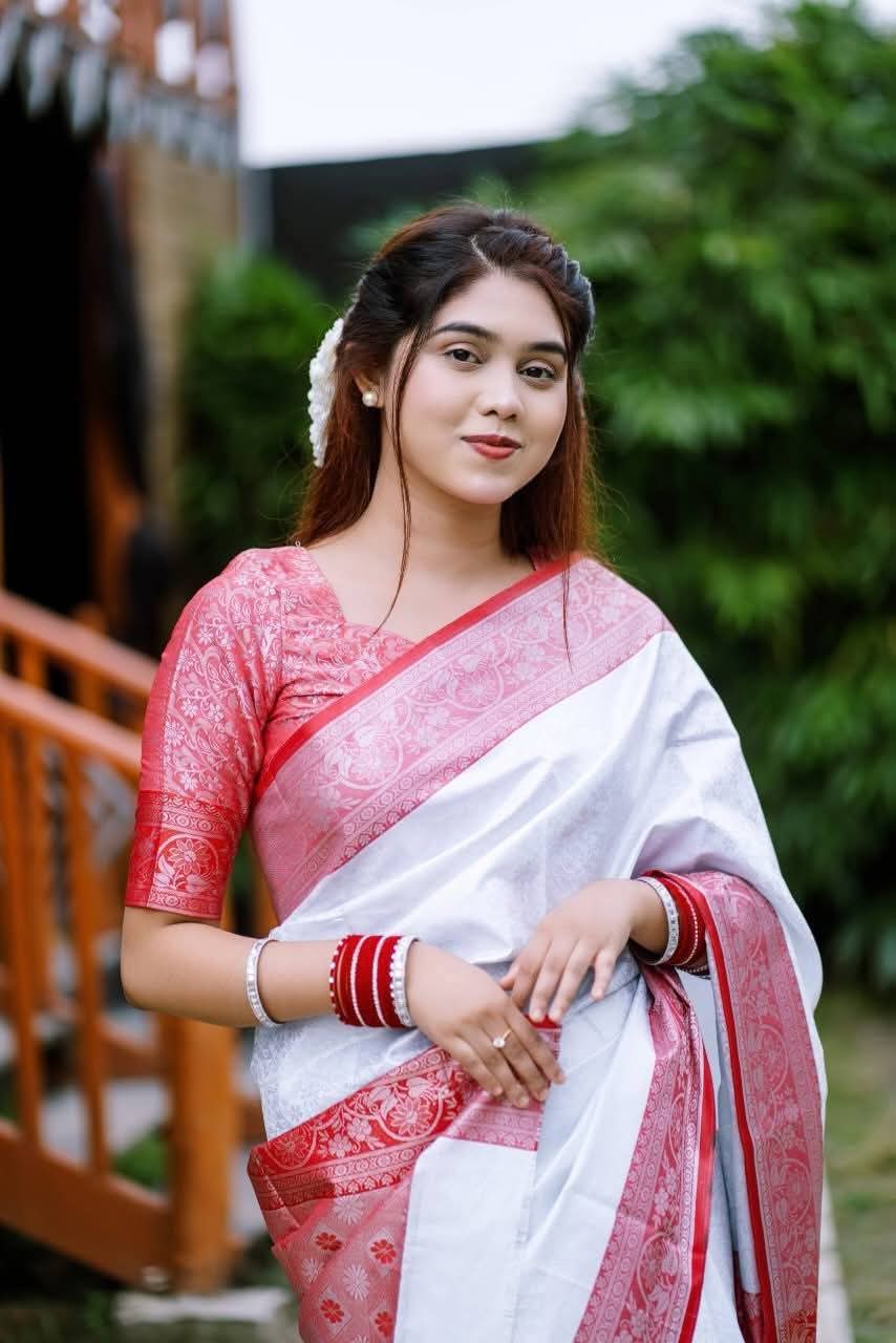 Elegant Kanjivaram Katan Saree with Blouse Piece - White & Red